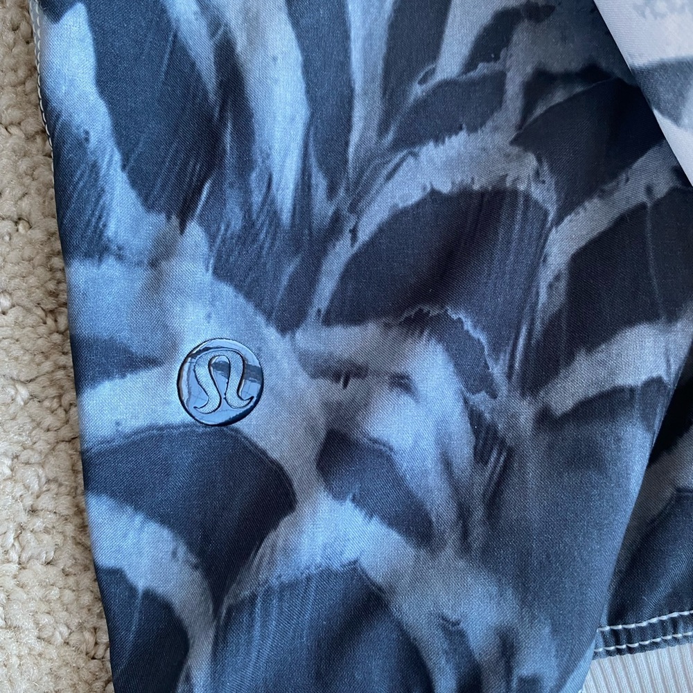Lululemon Dance to yoga pants - Picture 9 of 9